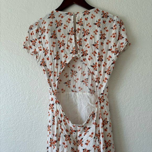 Modern Citizen White Red Floral Cut Out Back Midi Dress Size Large - Picture 5 of 7